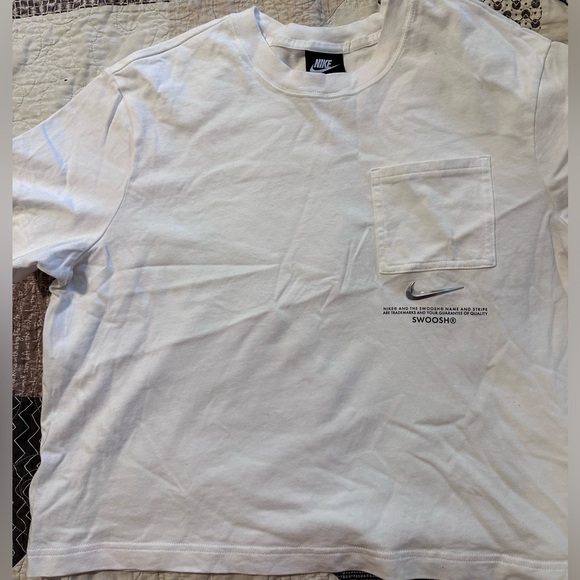 Nike women’s workout top size large - Picture 1 of 3